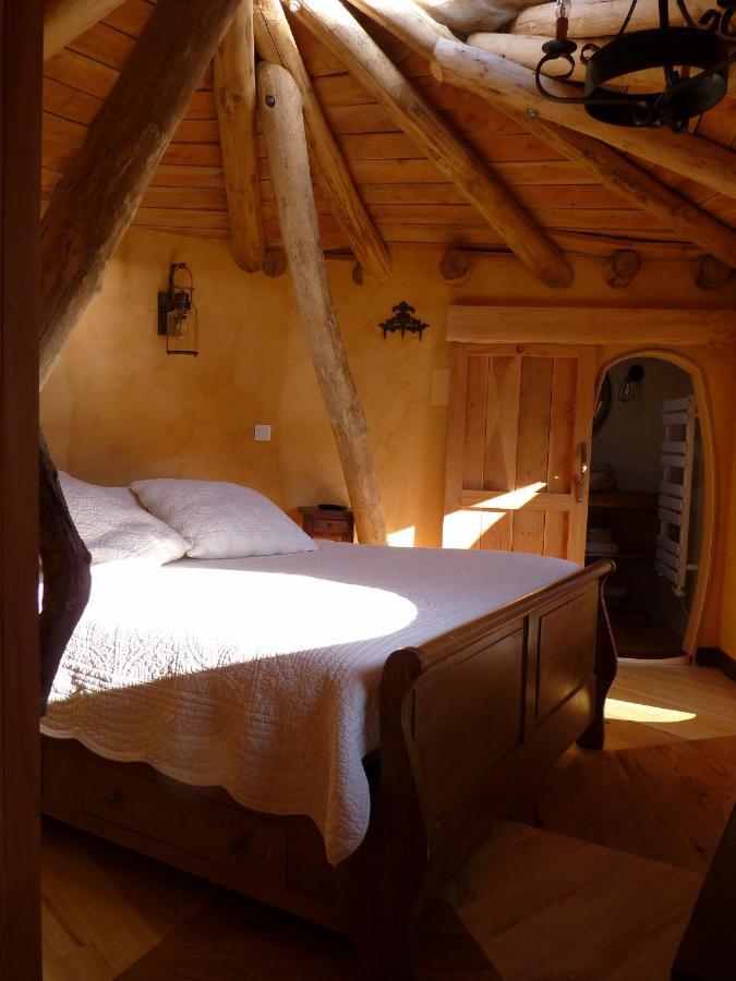 Cabane-Hobbit De Samsaget Bed and Breakfast Eyvignes-et-Eybenes Exterior foto