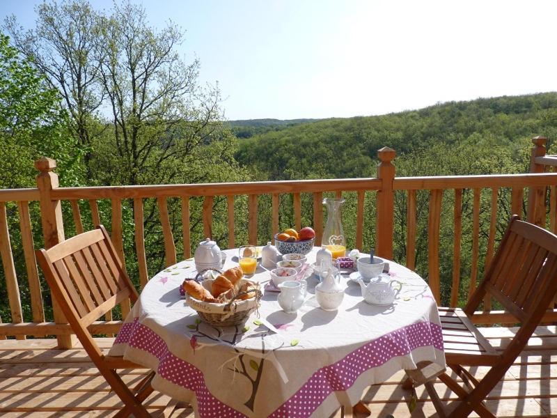 Cabane-Hobbit De Samsaget Bed and Breakfast Eyvignes-et-Eybenes Exterior foto